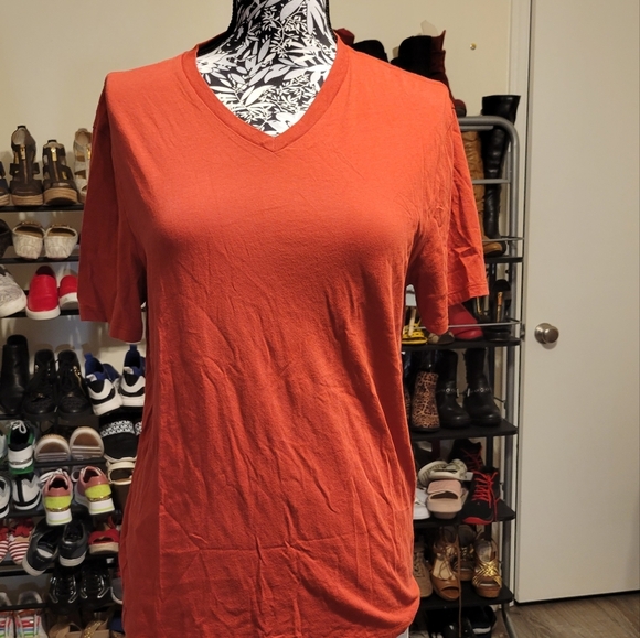 Vince Vneck burnt out orange  tee basic closet staple - Picture 8 of 12